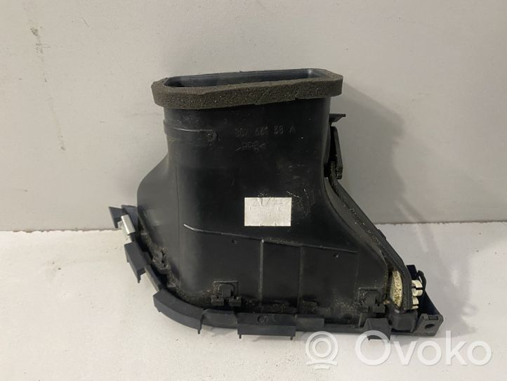 BMW Z4 E89 Lango oro grotelės 9173537