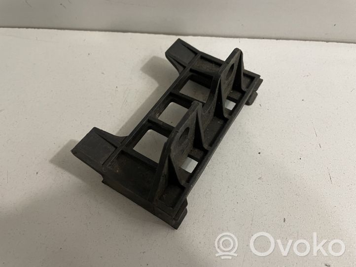 BMW 5 E39 Staffa angolare del supporto di montaggio del paraurti 1970389