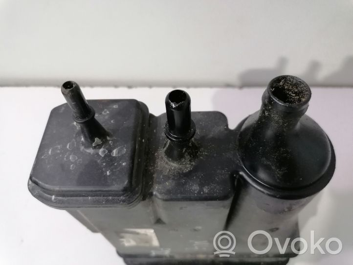 BMW 4 F32 F33 Serbatoio a carbone attivo per il recupero vapori carburante 7489619