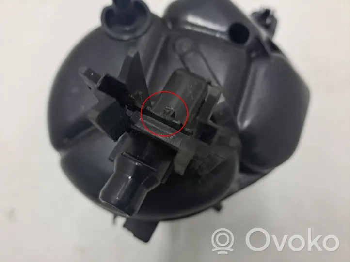 BMW 3 G20 G21 Vase d'expansion / réservoir de liquide de refroidissement 8610652