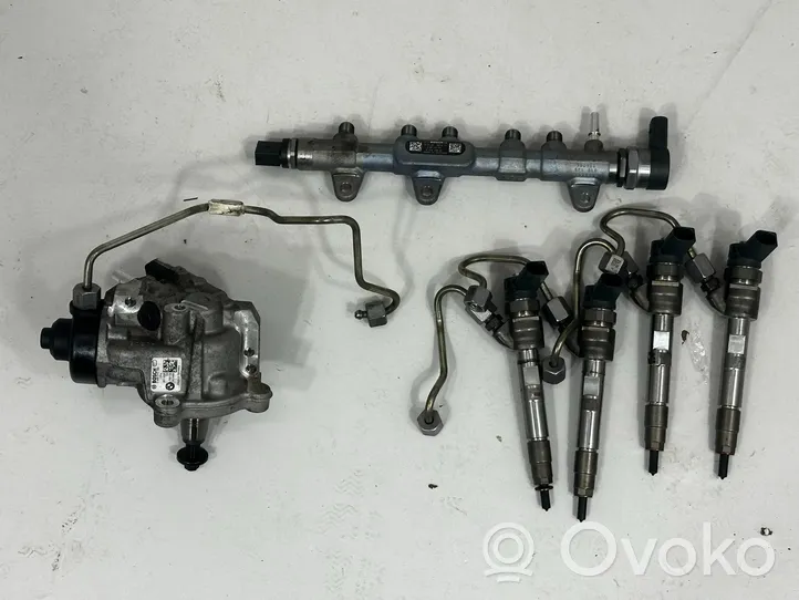 BMW 4 F32 F33 Set di iniettori 8511626