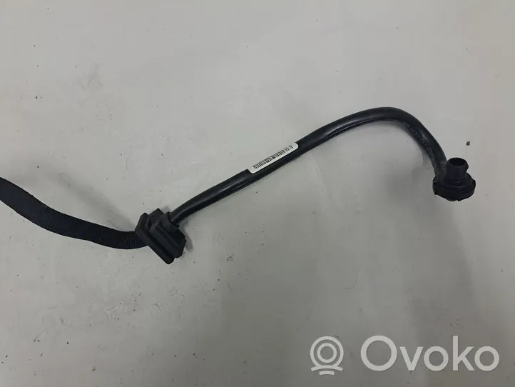 BMW 3 G20 G21 Tuyau sous vide 8664527