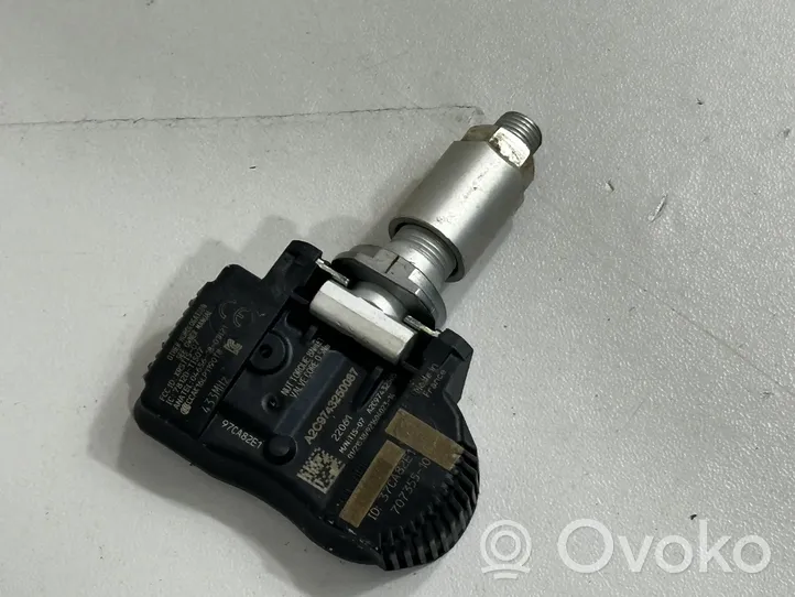 BMW 3 F30 F35 F31 Tire pressure sensor 6881890