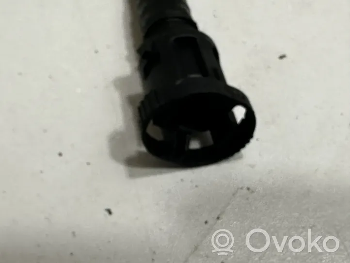 BMW 5 G30 G31 Tuyau sous vide 8605130