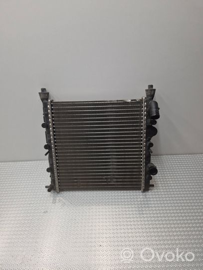 Renault Clio II Radiateur de refroidissement 7700430647