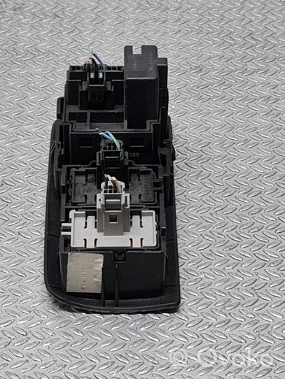 Renault Megane III Antipraslidimo/ sukibimo (ASR) jungtukas 648450001R