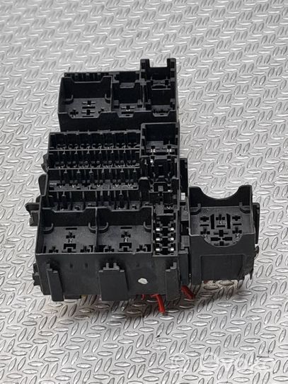 Renault Captur Fuse module 243517012R