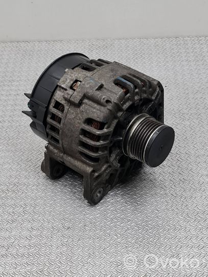 Renault Kangoo I Generatore/alternatore 8200537415