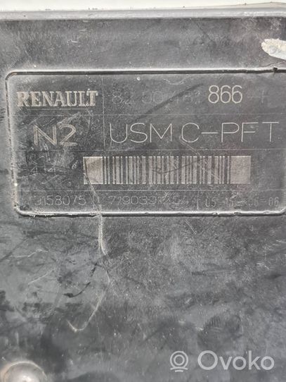 Renault Megane II Skrzynka bezpieczników / Komplet 8200481866