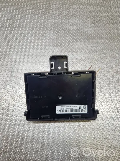 Renault Clio III Module confort 8200652285