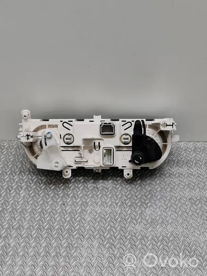 Renault Clio IV Panel klimatyzacji 5R5841100