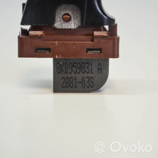 Audi A4 S4 B8 8K Interruttore a pulsante apertura portellone posteriore/bagagliaio 8K0959831A