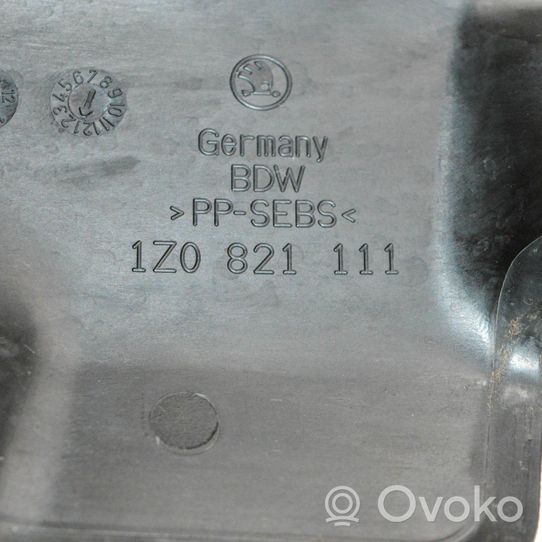 Skoda Octavia Mk2 (1Z) Lokasuojan päätylista 1Z0821111