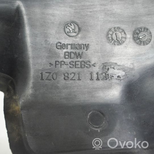 Skoda Octavia Mk2 (1Z) Rivestimento dell’estremità del parafango 1Z0821112
