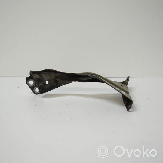 Seat Exeo (3R) Lokasuojan kannake 8E0821135C