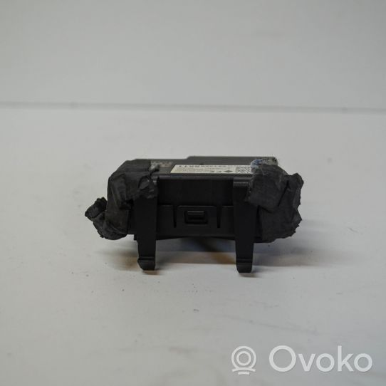 Chevrolet Camaro Oven keskuslukituksen ohjausyksikön moduuli 13595511