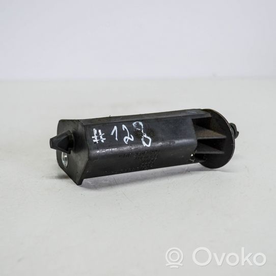 Audi A6 S6 C6 4F Inne części komory silnika 4F0133426A