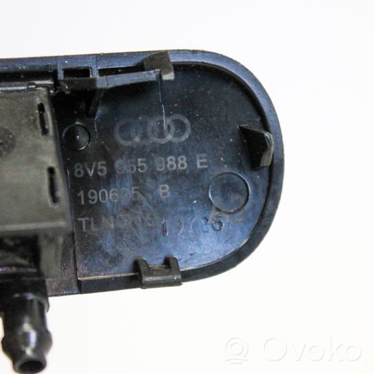 Audi A3 S3 8V Dysza spryskiwacza szyby przedniej / czołowej 8V5955987E