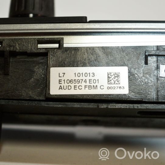 BMW 4 F32 F33 Przyciski / Przełącznik regulacji głośności E1065974