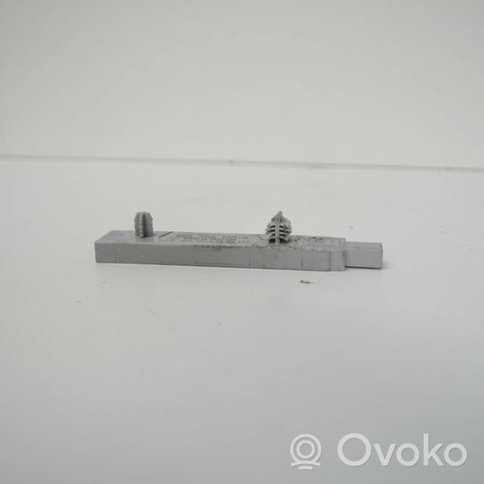 Audi A3 S3 8V Antena wewnętrzna 5K0962132B