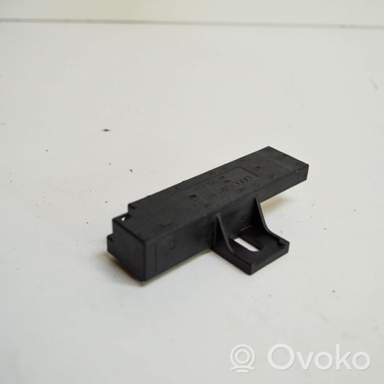 Audi A5 Antena wewnętrzna 4M0907247A