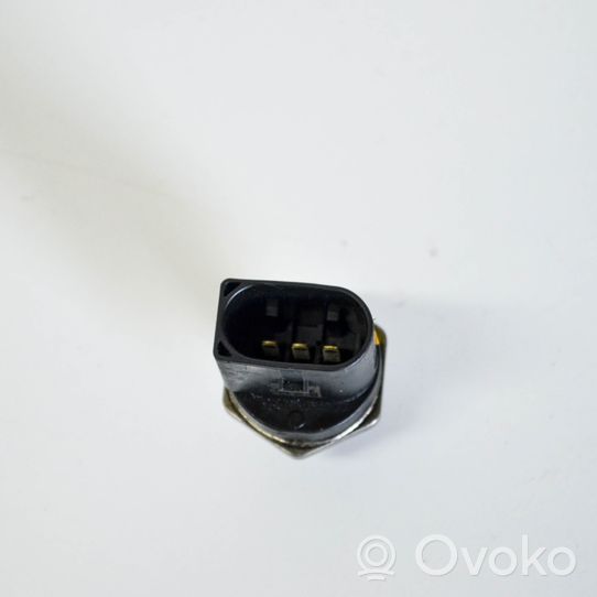 Volkswagen Eos Fuel pressure sensor 06J906051B