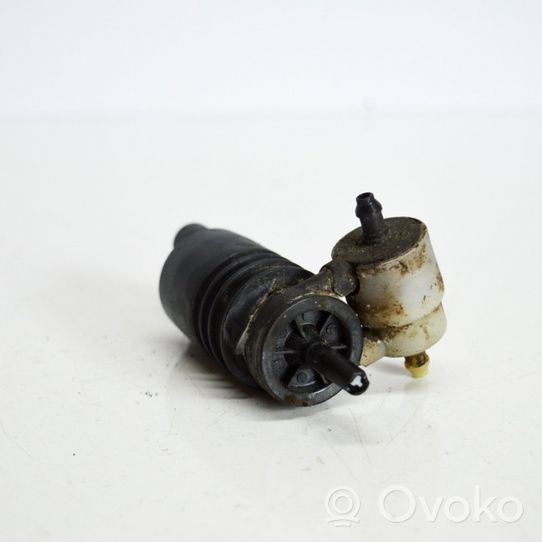 Volkswagen PASSAT B7 Pompe de lave-glace de pare-brise 1K6955651