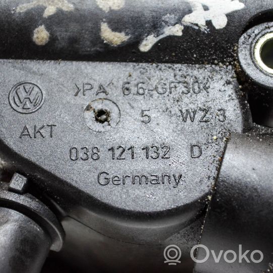 Volkswagen Polo Autres pièces compartiment moteur 038121132D