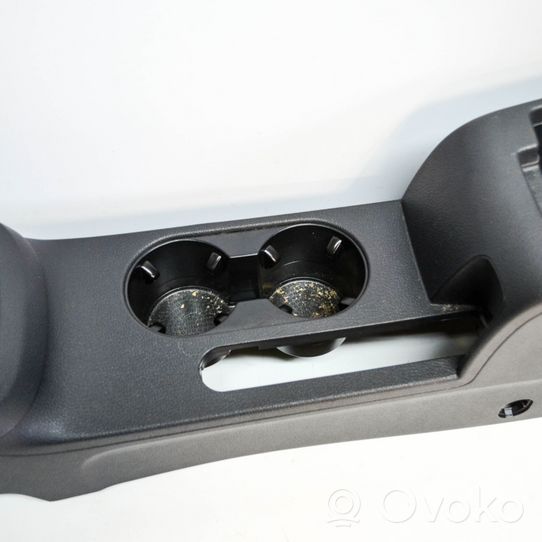 Volkswagen Jetta VI Center console 