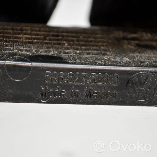 Volkswagen Jetta VI Cita veida salona detaļa 5C6827520B