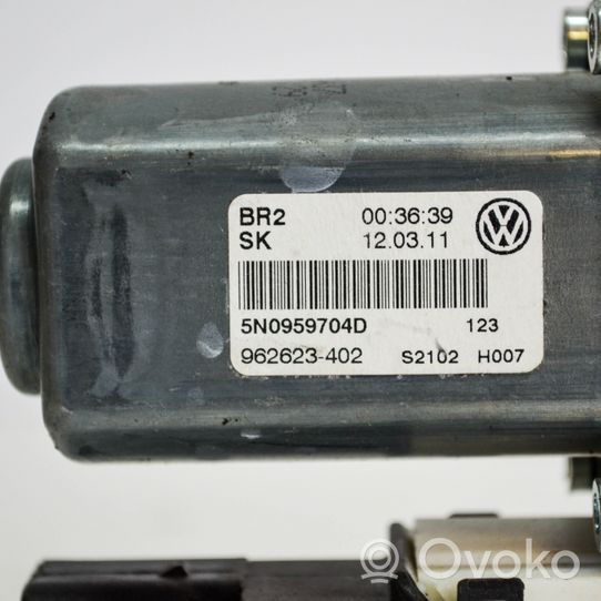 Volkswagen Tiguan Asa reguladora de la puerta trasera 5N0959704D