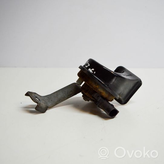 Volkswagen Jetta VI Horn signal 1K0951182H