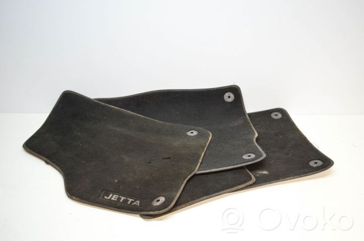 Volkswagen Jetta VI Car floor mat set 5C8061270