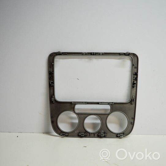 Volkswagen Eos Konsola środkowa / Radio / GPS 1Q0858069E