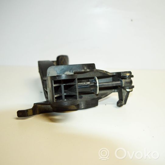 Volkswagen Touareg I Clutch pedal 7L0721318