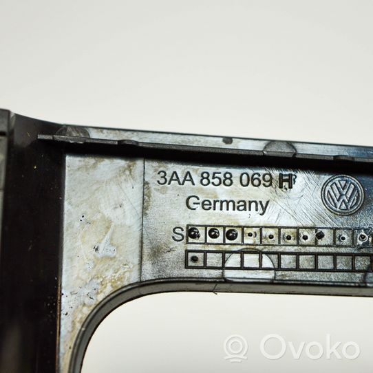 Volkswagen PASSAT B7 Cadre, panneau d'unité radio / GPS 3AA858069H