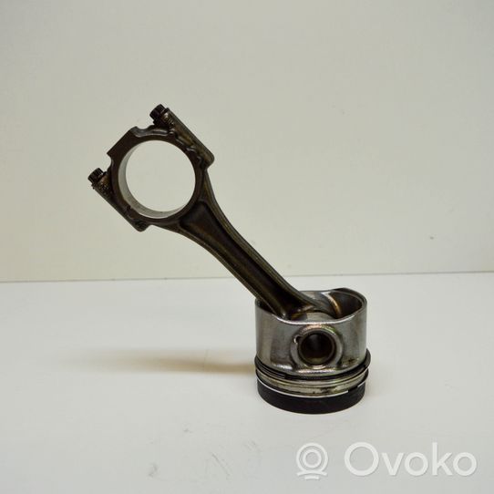 Volkswagen Jetta VI Piston 070110100705