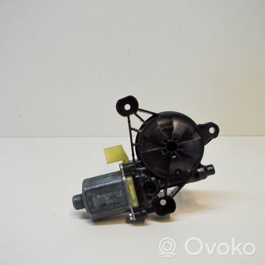 Volkswagen Golf VIII Moteur de lève-vitre de porte avant 5Q0959802A