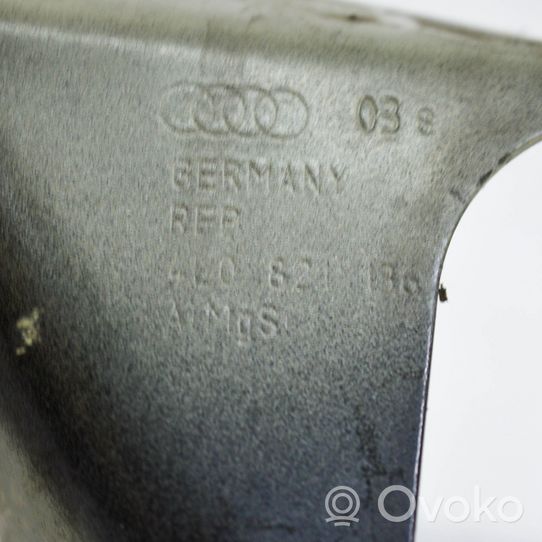 Audi Q7 4L Uchwyt / Mocowanie błotnika przedniego 4L0821136