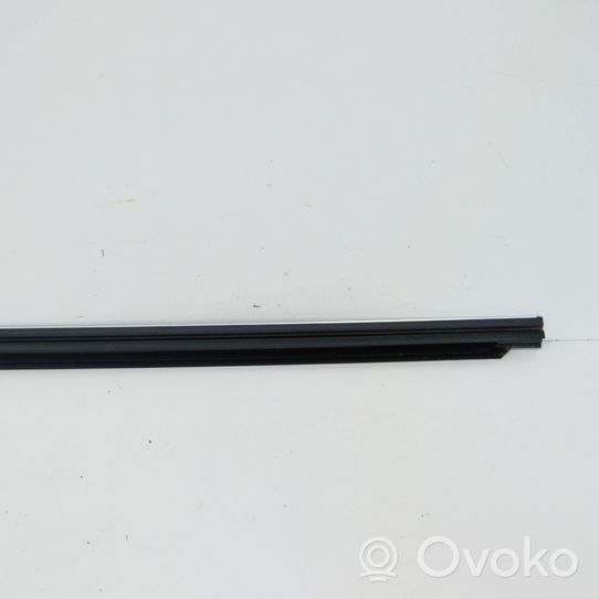 Mercedes-Benz GLE (W166 - C292) Rivestimento del vetro della portiera A1667250265