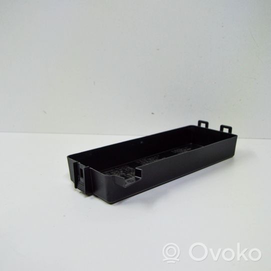 Dodge Challenger Fuse box cover 7271465930