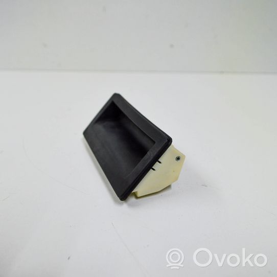 Audi A3 S3 8V Takaluukun avauskytkimen painike/kytkin 5N0827566T