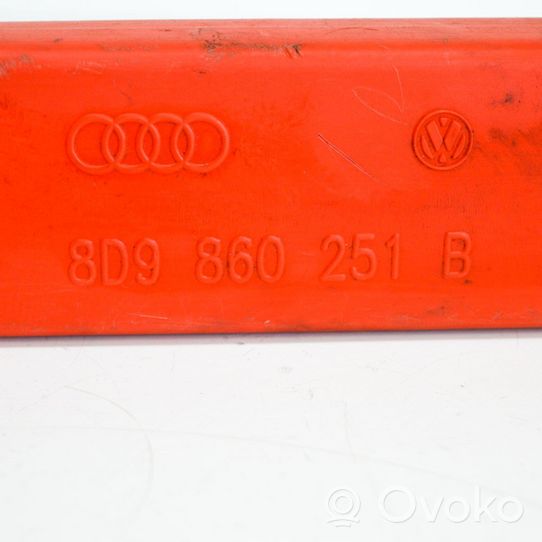 Audi A8 S8 D3 4E Boîte à outils 8D9860251B