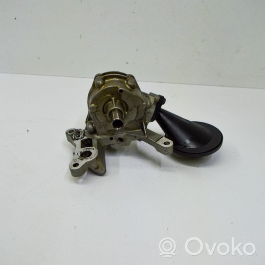 Audi A4 S4 B8 8K Oil pump 06E115105