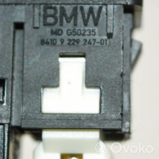 BMW 3 F30 F35 F31 AUX-pistokeliitin 9207357