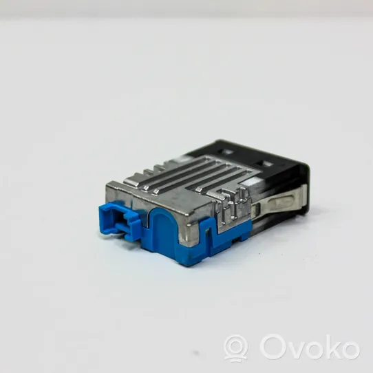 BMW X2 F39 USB-Anschluss 8711940
