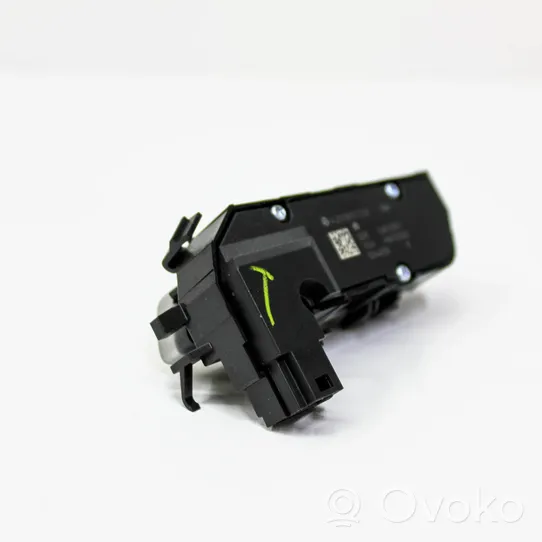 Mercedes-Benz C W205 Seat heating switch A2139057302