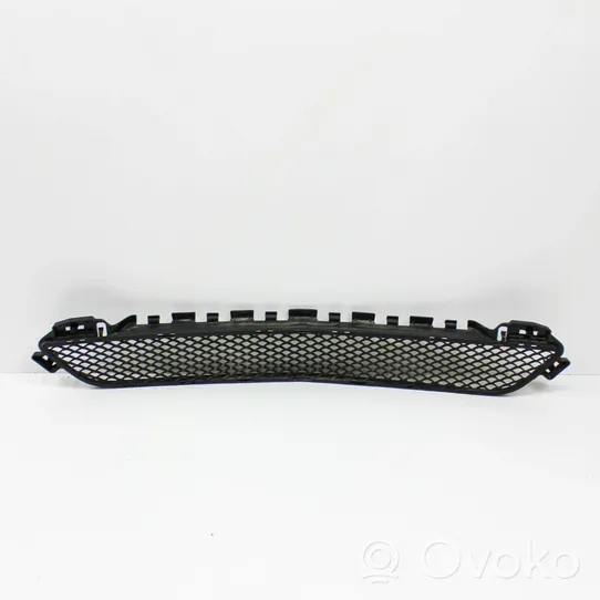 Mercedes-Benz C W205 Grille inférieure de pare-chocs avant 