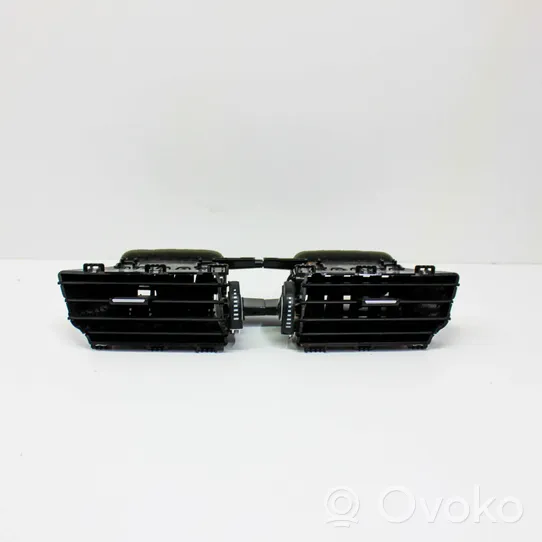 BMW X2 F39 Lango oro grotelės 9292741