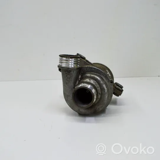 BMW 3 F30 F35 F31 Pompe de circulation d'eau 8625097